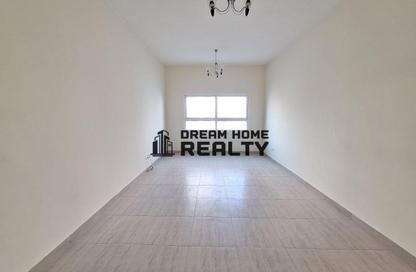 Apartment - 2 Bedrooms - 2 Bathrooms for rent in Al Khan - Sharjah
