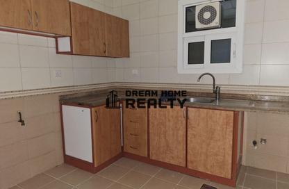 Apartment - 2 Bedrooms - 2 Bathrooms for rent in Al Khan - Sharjah