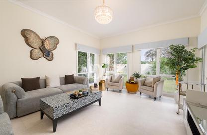Villa - 6 Bedrooms - 5 Bathrooms for sale in Meadows 1 - Meadows - Dubai