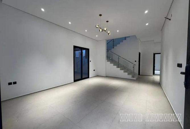 81121030 - Property Image 3