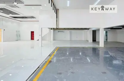 مستودع - استوديو للايجار في القوز الصناعية - القوز - دبي
