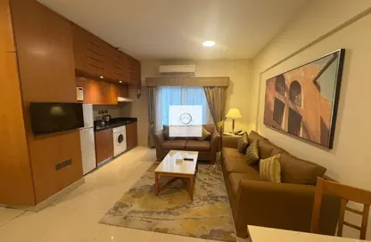 النزل و الشقق الفندقية - 1 حمام للايجار في غولدن ساندز 3 للشقق الفندقية - منخول - بر دبي - دبي