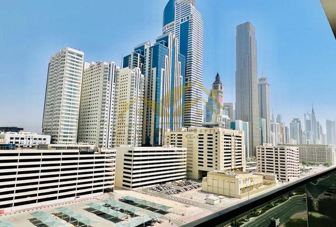 1 BR Apartment in Al Satwa with Landmark Views photo 2
