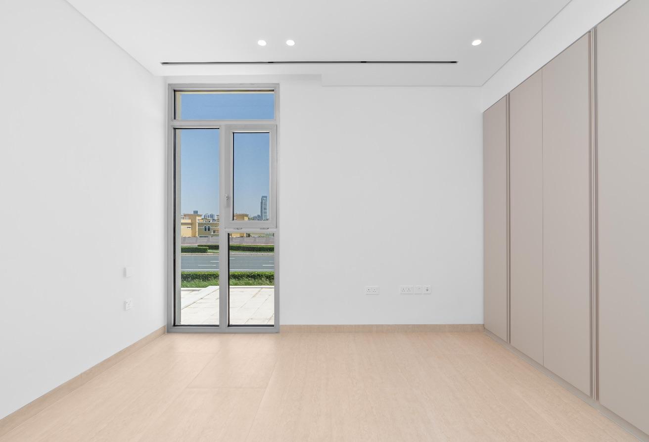 Brand New 5BR Villa | Corner Unit | Prime Location photo 19