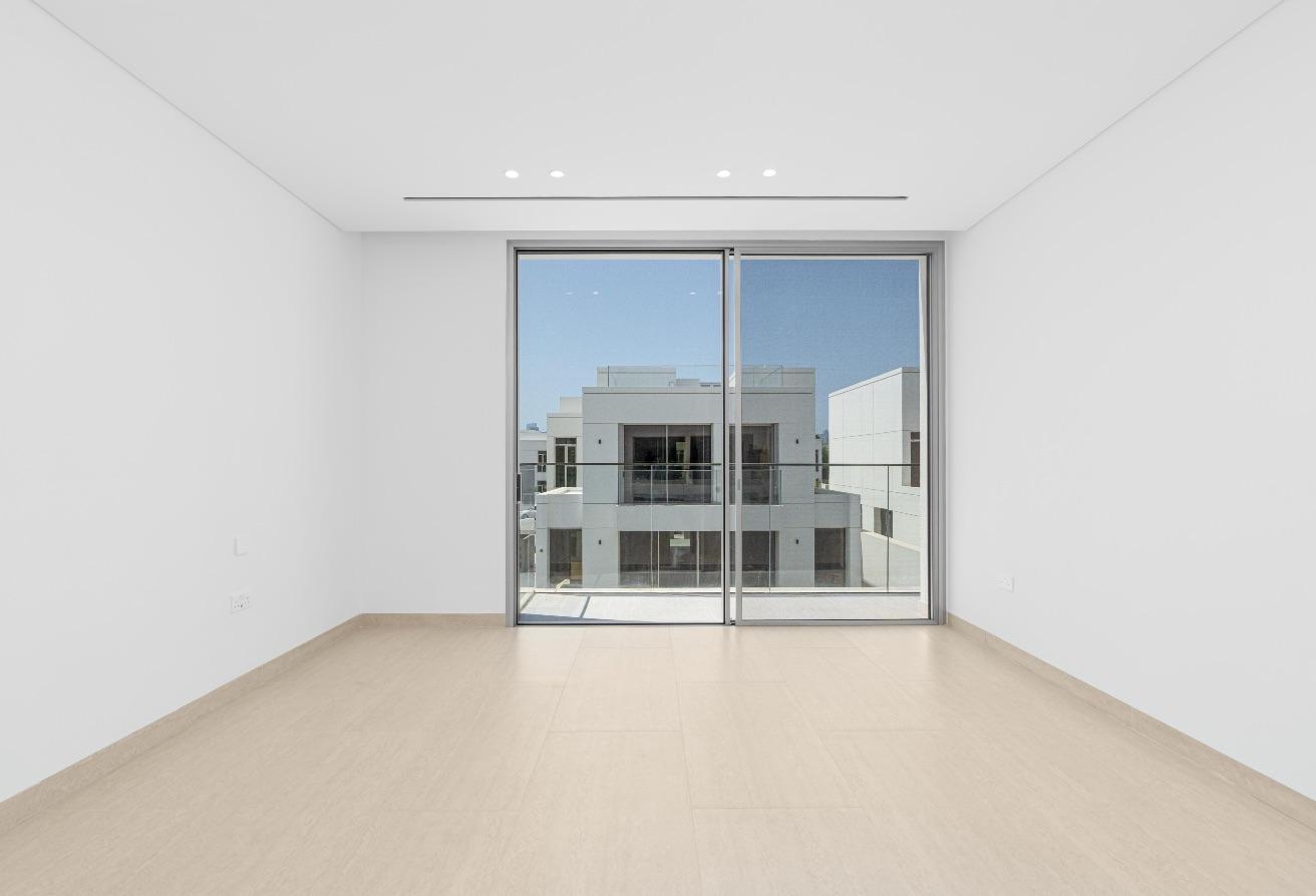 Brand New 5BR Villa | Corner Unit | Prime Location photo 28