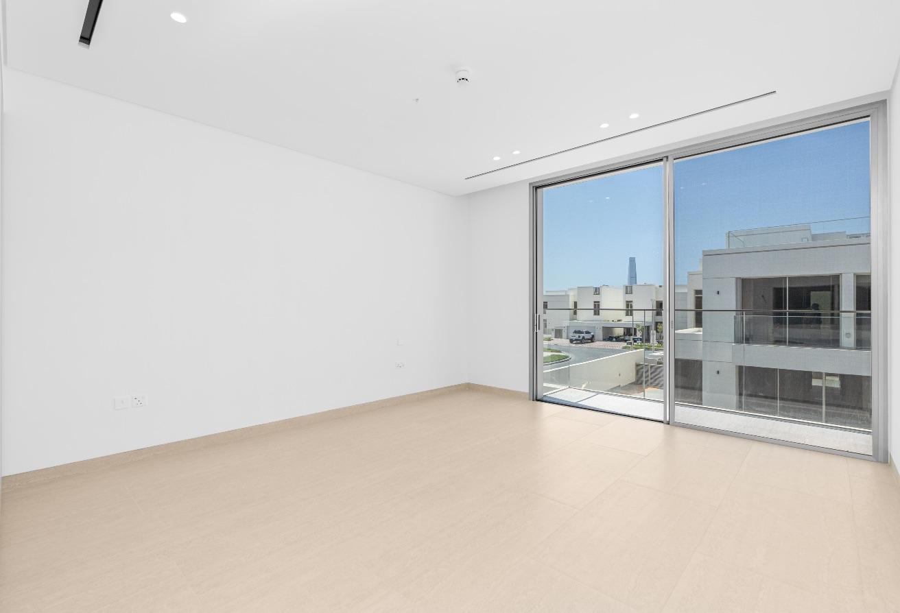Brand New 5BR Villa | Corner Unit | Prime Location photo 27