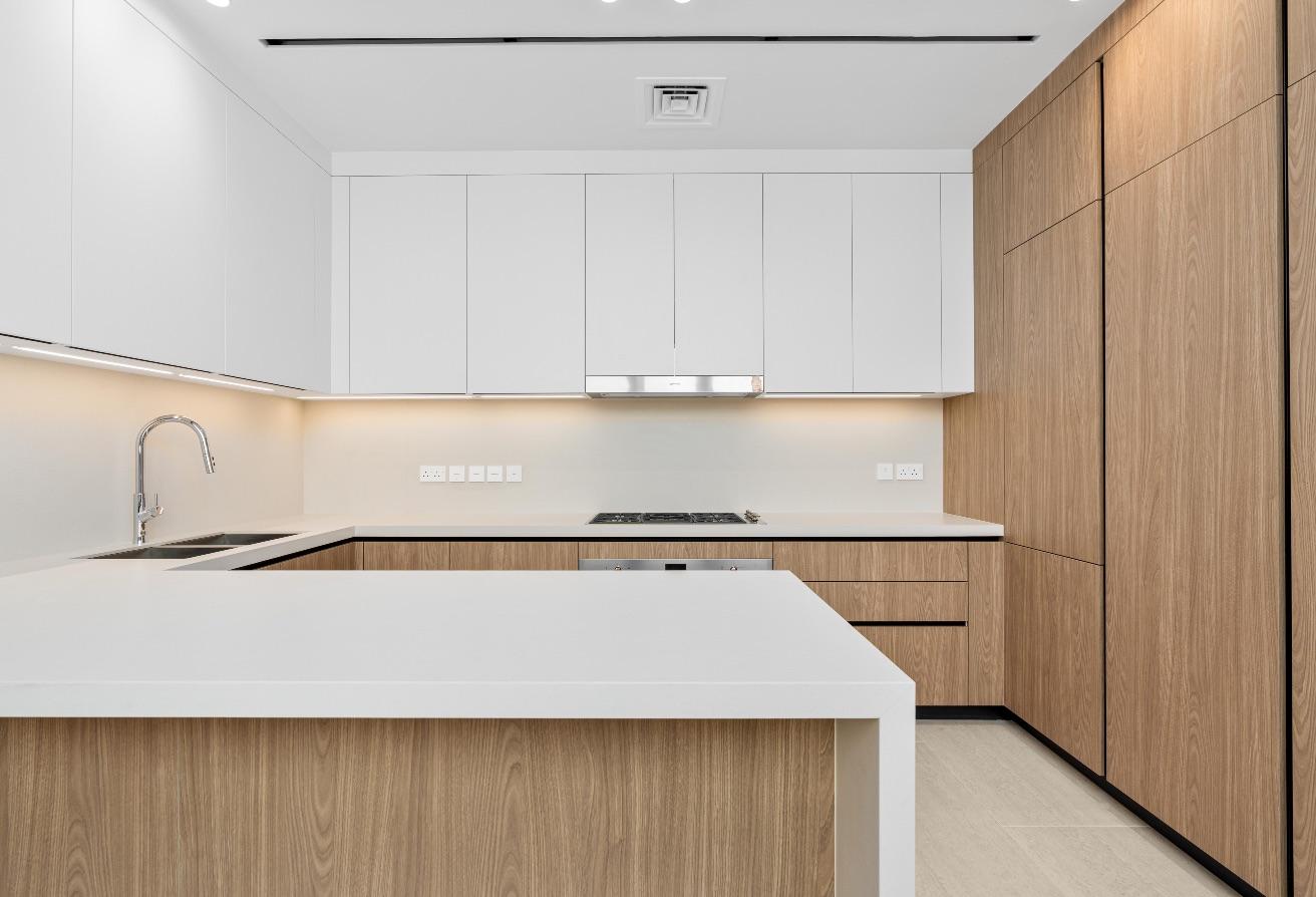 Brand New 5BR Villa | Corner Unit | Prime Location photo 10