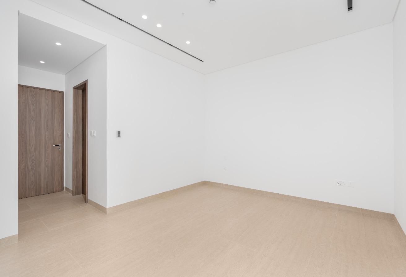 Brand New 5BR Villa | Corner Unit | Prime Location photo 25