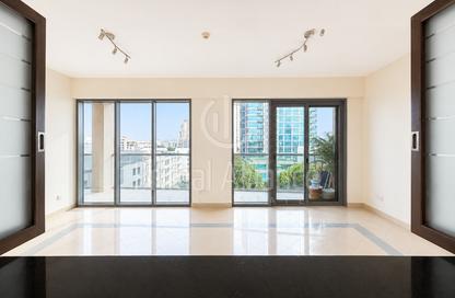 Apartment - 2 - 3 for sale in Golf Tower 1 - Golf Towers - The Views - Dubai Apartment - 2 - 3 for sale in Golf Tower 1 - Golf Towers - The Views - Dubai