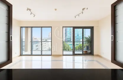 Apartment - 2 Bedrooms - 3 Bathrooms for sale in Golf Tower 1 - Golf Towers - The Views - Dubai Apartment - 2 Bedrooms - 3 Bathrooms for sale in Golf Tower 1 - Golf Towers - The Views - Dubai