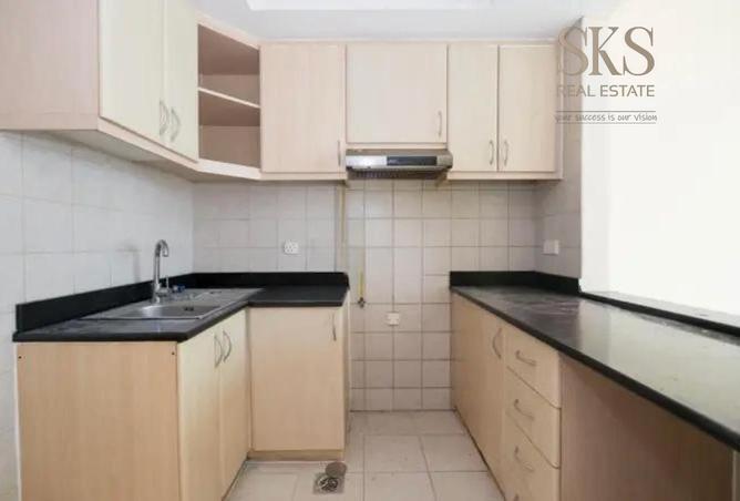 FAMILY Upgraded Studio Apartment NEAR METRO photo 3