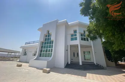 فيلا - 8 غرف نوم - 8 حمامات للايجار في الرفاع - رأس الخيمة