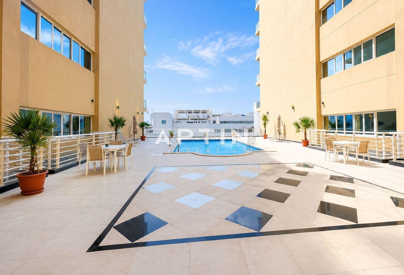 Comfortable 1BHK | Private Balcony | S Residence photo 15