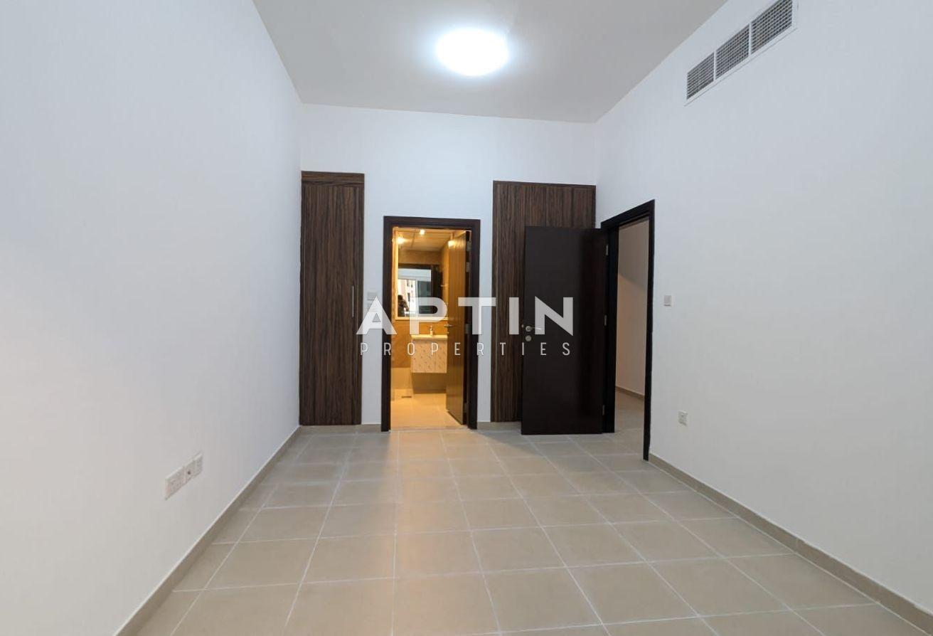 Comfortable 1BHK | Private Balcony | S Residence photo 2