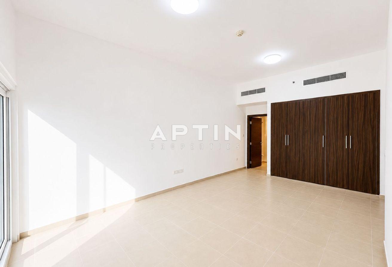 Comfortable 1BHK | Private Balcony | S Residence photo 3