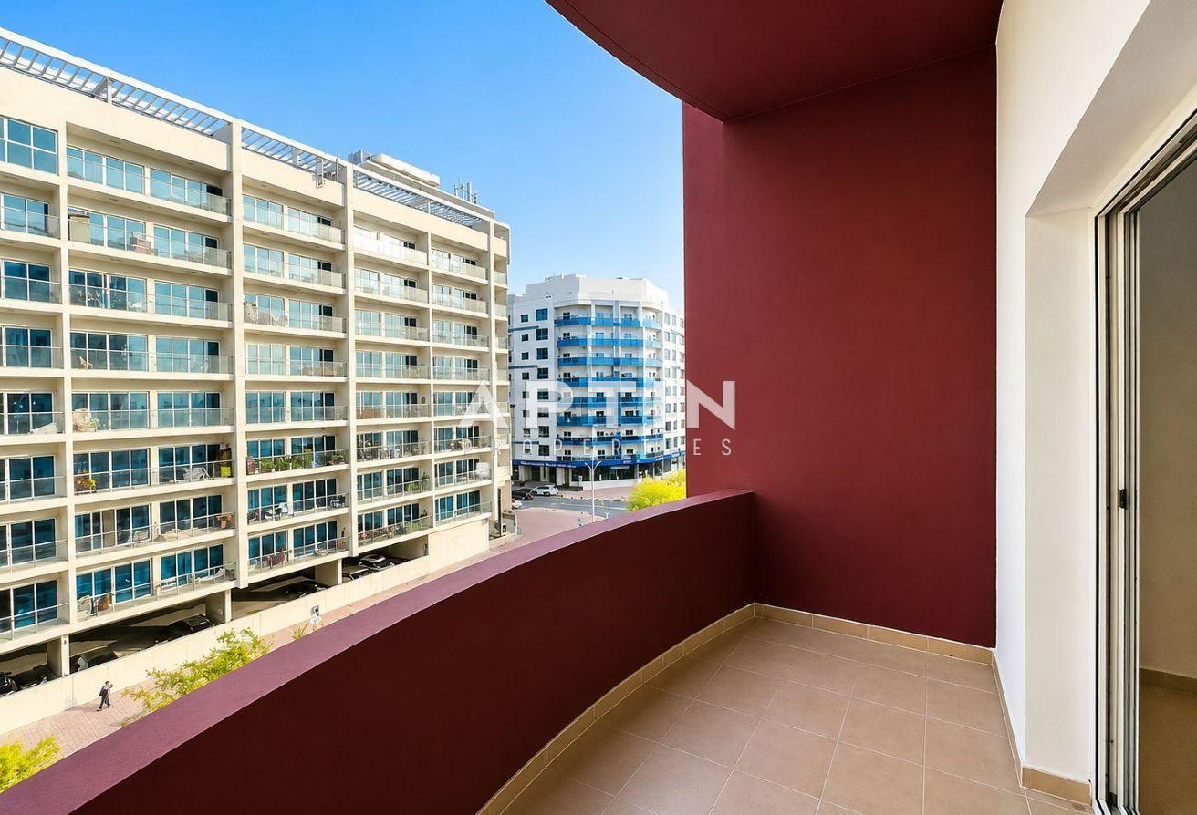 Comfortable 1BHK | Private Balcony | S Residence photo 7