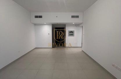Apartment - 2 - 3 for rent in Haas Building - Jumeirah Garden City - Al Satwa - Dubai