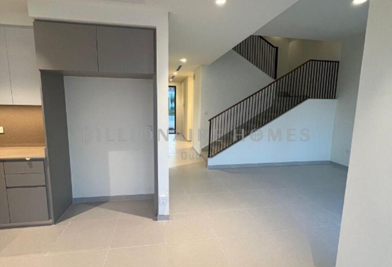 Corner Unit | Large Plot | Close to Amenities photo 2