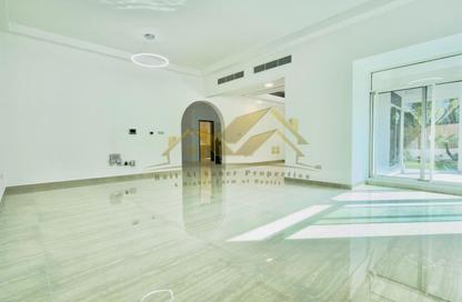Villa - 5 - 6 for rent in Umm Suqeim 1 - Umm Suqeim - Dubai