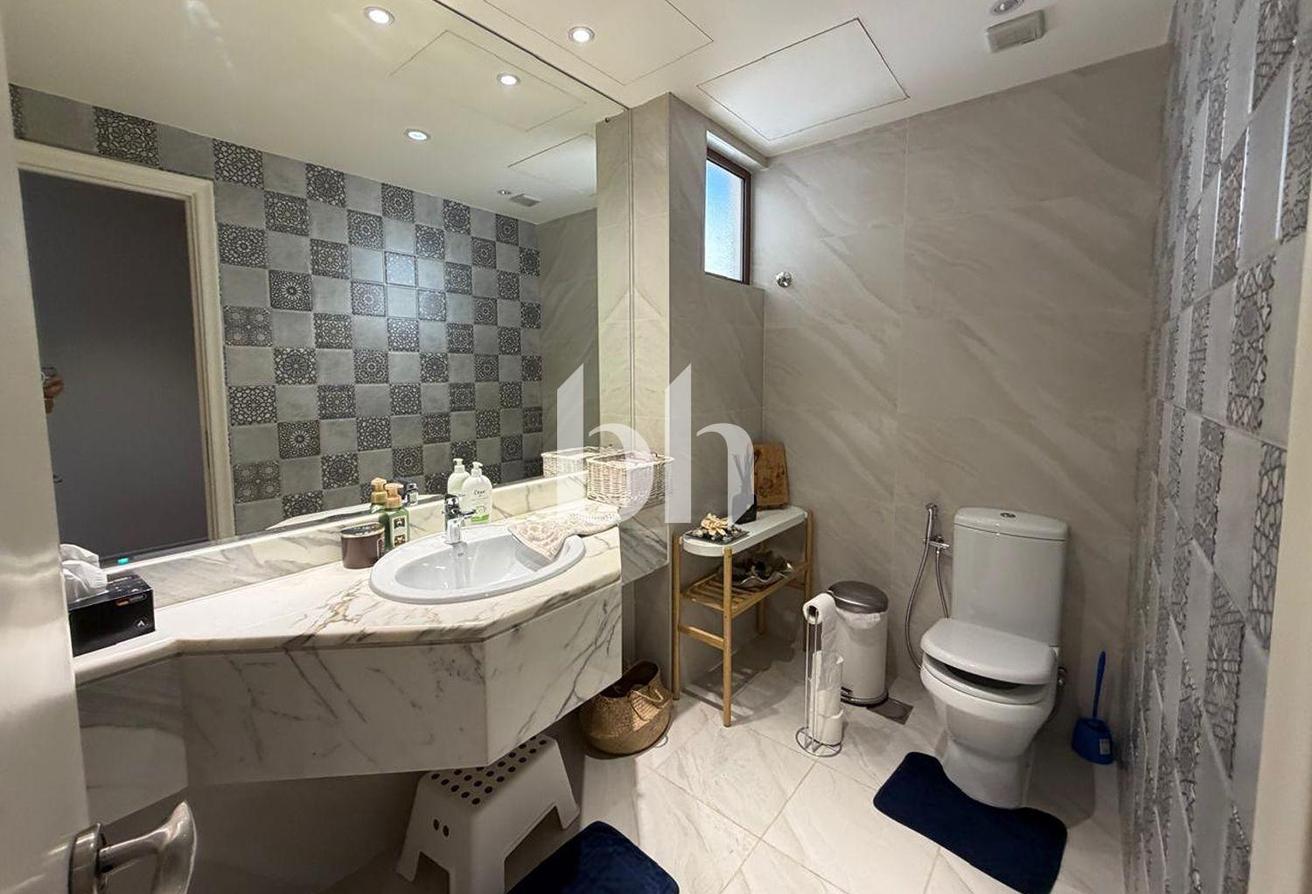 Upgraded 4 Bedroom | Unfurnished | Private Garden photo 12