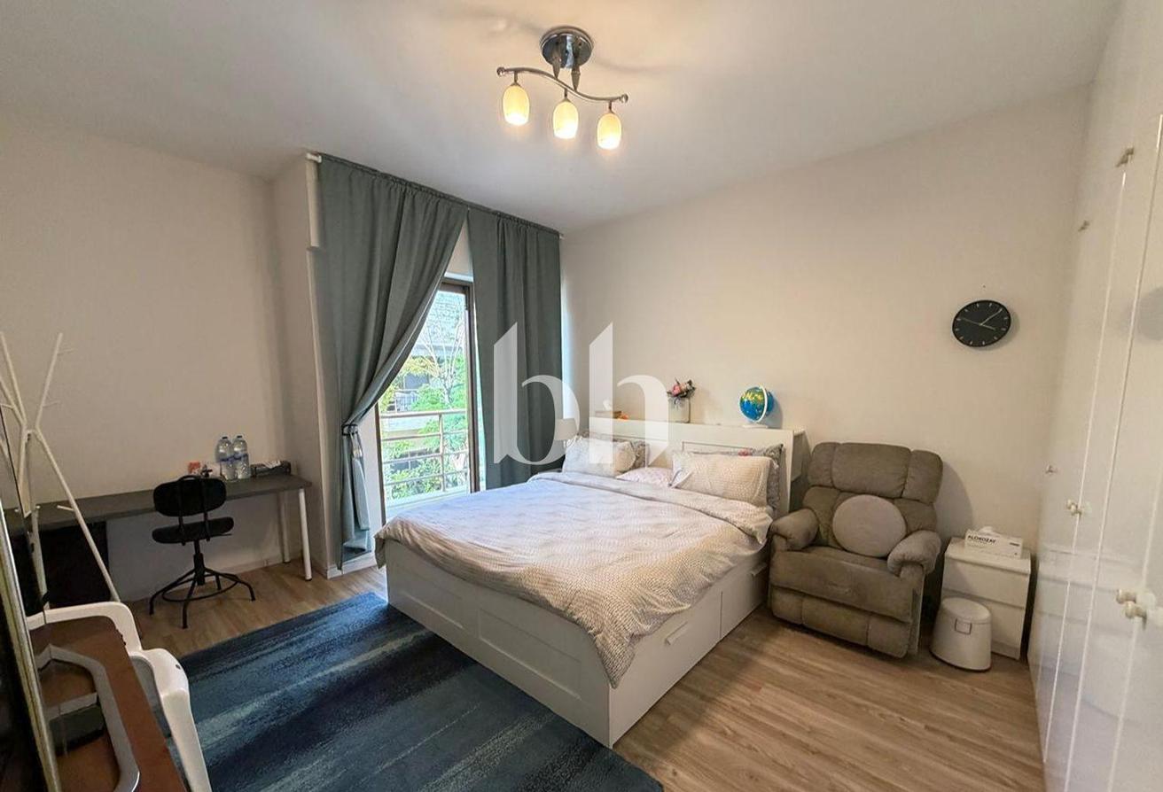 Upgraded 4 Bedroom | Unfurnished | Private Garden photo 8
