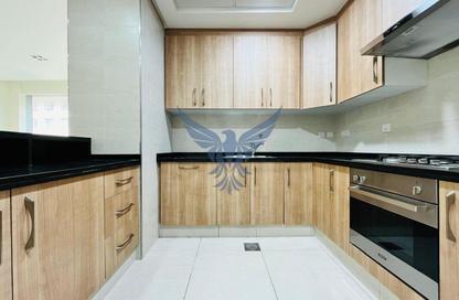 Apartment - 2 Bedrooms - 4 Bathrooms for rent in Guardian Towers - Danet Abu Dhabi - Abu Dhabi