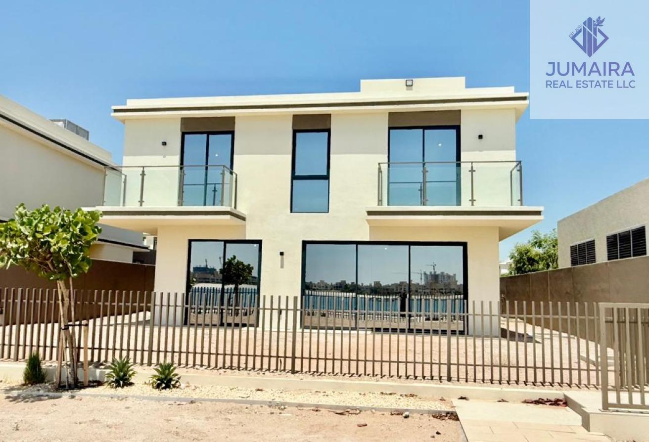 Luxury Canal-Facing Villa STEPS TO BEACH AND POOL