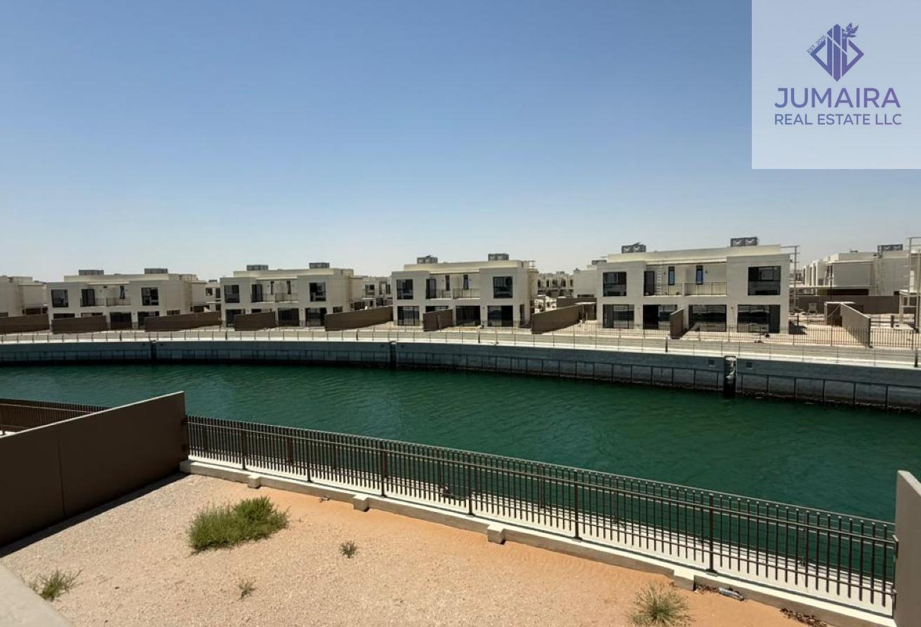 Luxury Canal-Facing Villa STEPS TO BEACH AND POOL