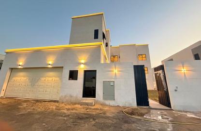 Villa - 7+ Bedrooms - 7+ Bathrooms for rent in Al Aweer 1 - Al Aweer - Dubai
