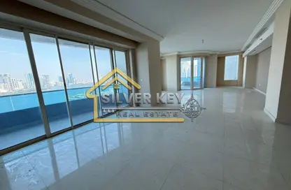 شقة - 3 غرف نوم - 5 حمامات للايجار في المجاز 3 - المجاز - الشارقة