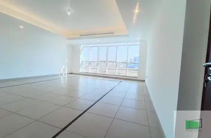 Apartment - 3 Bedrooms - 4 Bathrooms for rent in Al Aryam Tower - Tourist Club Area - Abu Dhabi