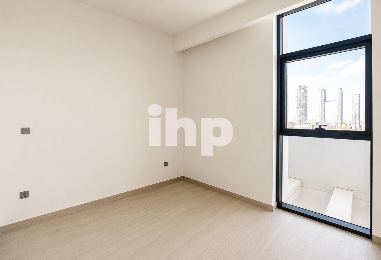 Spacious 2BR | Prime Location | Unfurnished photo 9