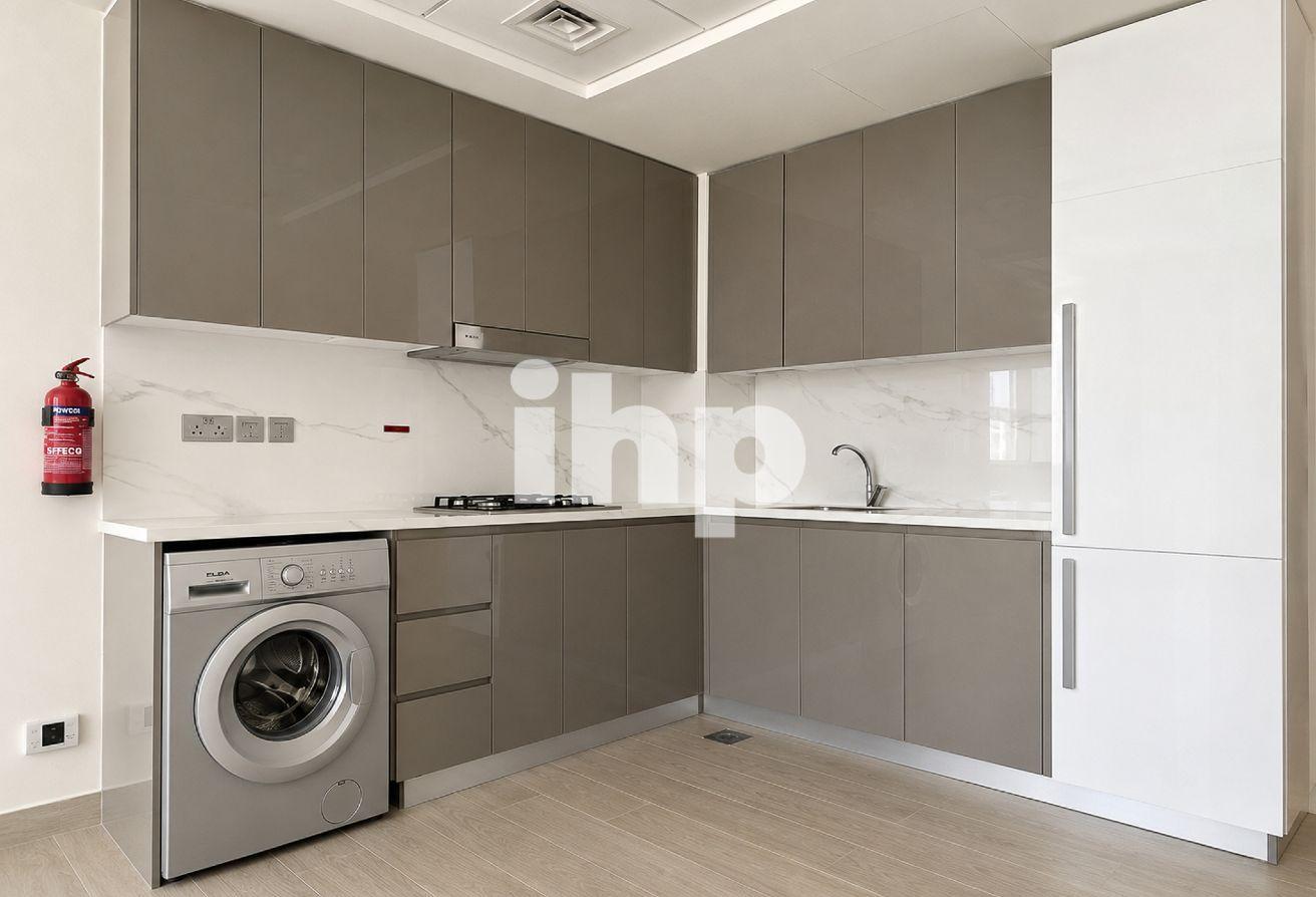 Spacious 2BR | Prime Location | Unfurnished photo 5