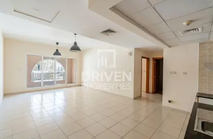 Apartment - 2 Bedrooms - 3 Bathrooms for sale in Imperial Avenue - Downtown Dubai - Dubai