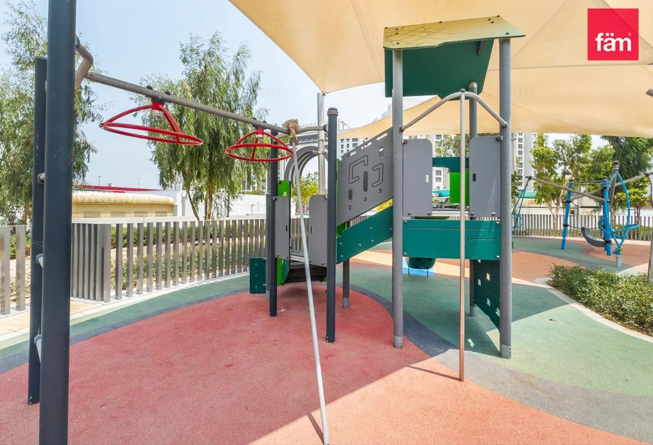 Exclusive Townhouse | Close To Pool & Park photo 15