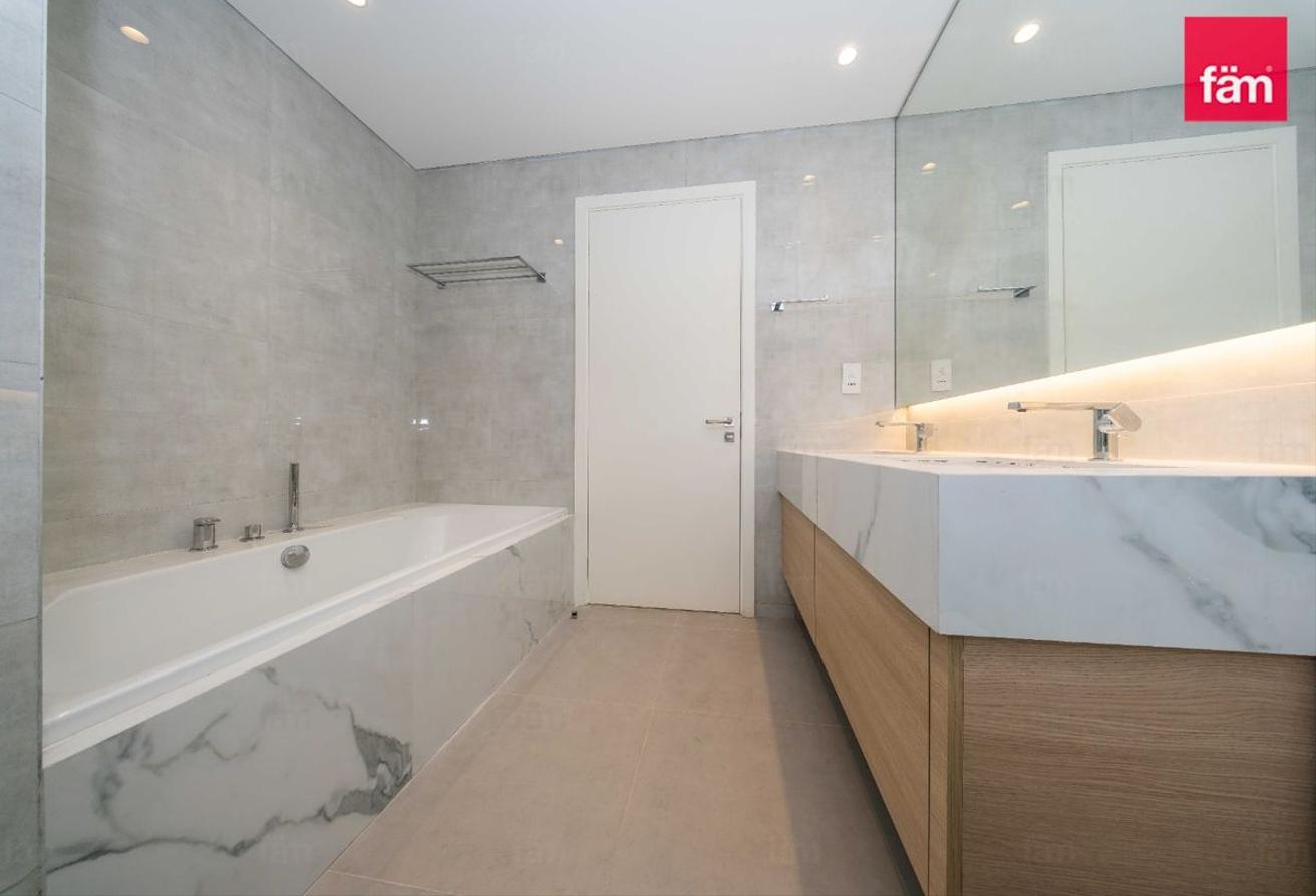 Exclusive Townhouse | Close To Pool & Park photo 12