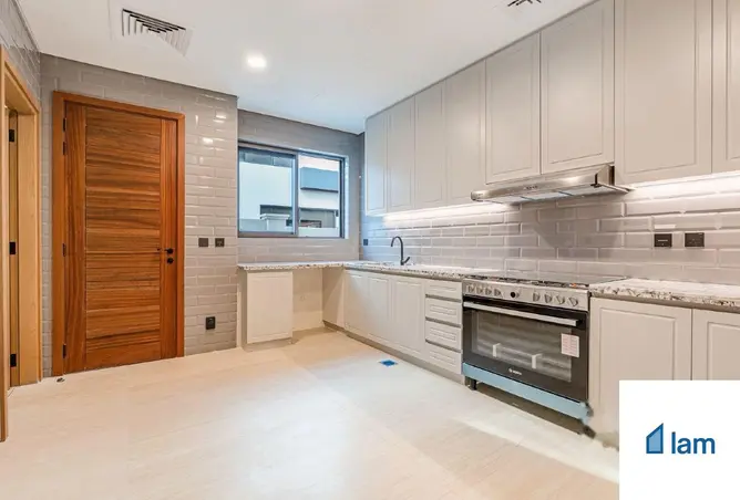 151483545 - Property Image 3
