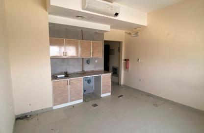 Apartment - Studio - 1 for rent in Al Musalla Tower - Al Musalla - Sharjah Apartment - Studio - 1 for rent in Al Musalla Tower - Al Musalla - Sharjah