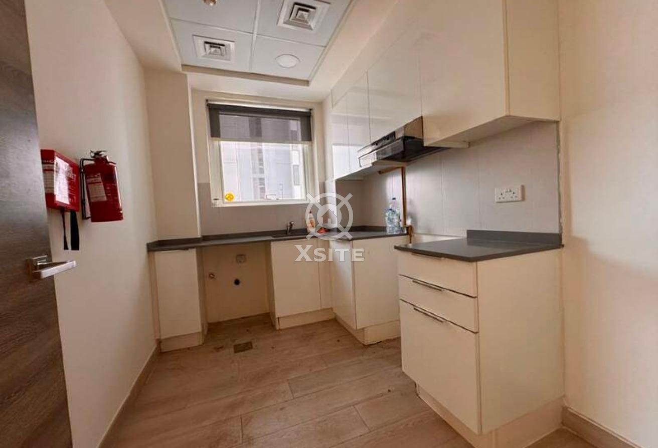 Modern 1 BR |Unfurnished |Pool View photo 6