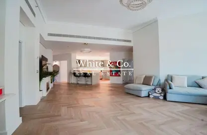 Apartment - 3 Bedrooms - 4 Bathrooms for rent in Al Nabat - Shoreline Apartments - Palm Jumeirah - Dubai