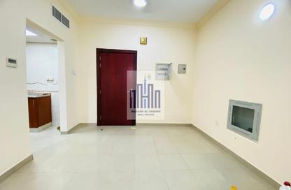 Apartment - Studio - 1 Bathroom for rent in Muwailih Building - Muwaileh - Sharjah