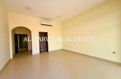 Apartment - 5 - 7 for rent in Al Riqaibah - Al Suyoh - Sharjah