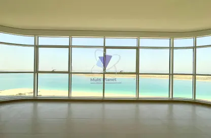 Apartment - 3 Bedrooms - 5 Bathrooms for rent in Wave tower - Corniche Road - Abu Dhabi