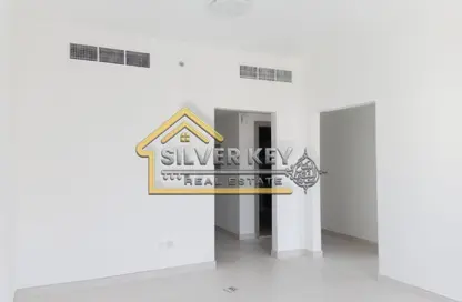 شقة - 2 غرف نوم - 3 حمامات للايجار في القليعة - الشرق - الشارقة شقة - 2 غرف نوم - 3 حمامات للايجار في القليعة - الشرق - الشارقة