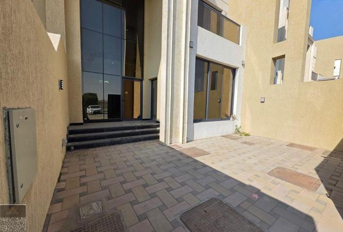 60526005 - Property Image 3