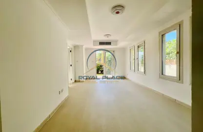 Villa - 2 Bedrooms - 3 Bathrooms for rent in Springs 11 - The Springs - Dubai