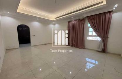 Villa - 4 Bedrooms - 5 Bathrooms for rent in Baniyas - Abu Dhabi