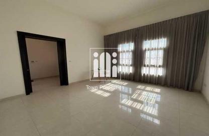 Villa - 4 Bedrooms - 5 Bathrooms for rent in Baniyas - Abu Dhabi