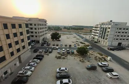 شقة - 2 غرف نوم - 2 حمامات للايجار في الفلاح - تجارية مويلح - الشارقة