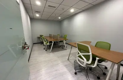 مكتب - غرفة نوم - 1 حمام للايجار في برج أوبال - الخليج التجاري - دبي